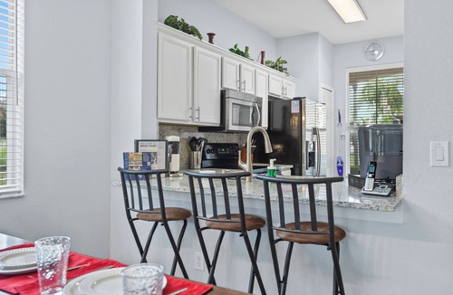 Regal Palms House | 9 Mi to Disney: Davenport Townhome w/Pool Access!