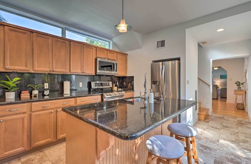 Miami Springs House | < 9 Mi to Downtown Miami - Modern Getaway