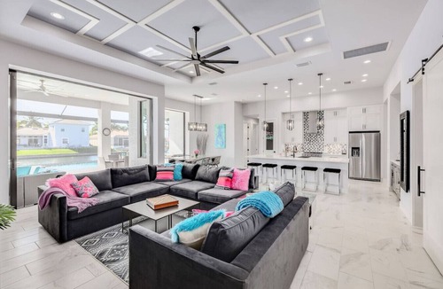 Pelican House | 90Degree SaltWater Pool NEW Luxury Spa Gulf Access