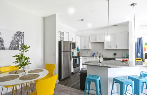 Orange Park Apartment | 9204- 1 Bed Sleeps 4 -Gym-Pet-EV2-Pool