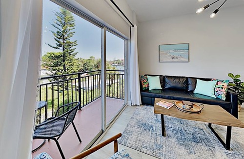 Madeira Beach Condo | 95 m² Condo ∙ 2 bedrooms ∙ 6 guests