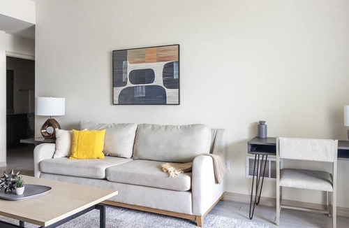 Eastwood Village Apartment | 99 m² Apartment ∙ 2 bedrooms ∙ 4 guests