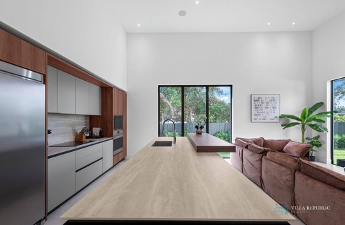North Miami Beach House | 9BR Sophisticated Villa Ruby