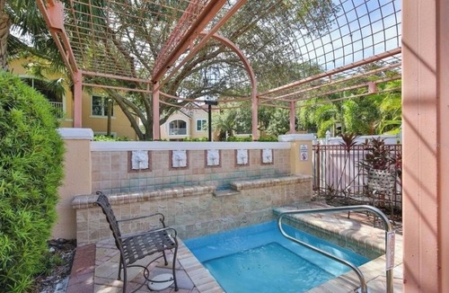 Palmer Ranch Apartment | A beautiful 2 bed / 2 bath condo minutes away from the Siesta beach