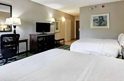 Woodstock House | A Beautiful and Excellent Place to Unwind! W/ Gym