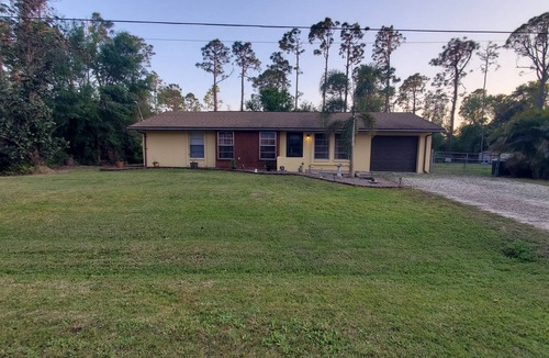 Jacarandas House | A beautiful home away from home!