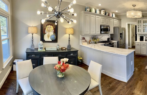 Peachtree City House | A beautiful pool and garden oasis on the golf course and PTC's golf cart paths.