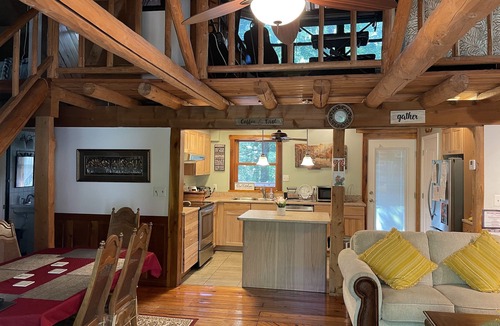 Trenton Cabin | A charming cabin tucked in the woods