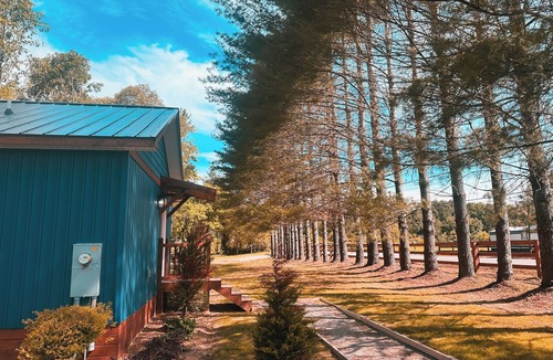 Altamont Cottage | A Charming Cottage Retreat Just Far Enough Away