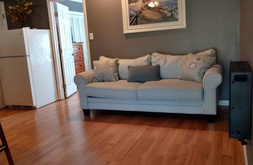 Collegedale Apartment | A Comfy Place near SAU. Kitchenette, Private Entrance, Queen Bed, Bath.