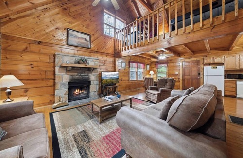 Gatlinburg Cabin | A Dream Come True - 2BR/New Hot Tub/New Firepit/Grill/Great for Gatherings