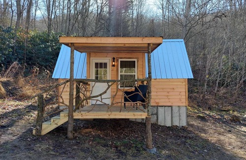 Butler Cabin | A-Frame Hideaway at Buckridge Mountain Resort - Sleeps 3 with unique bath house