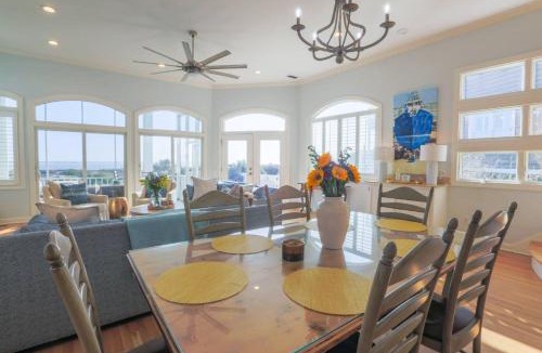 Ocean Point House | A Golden Sunrise