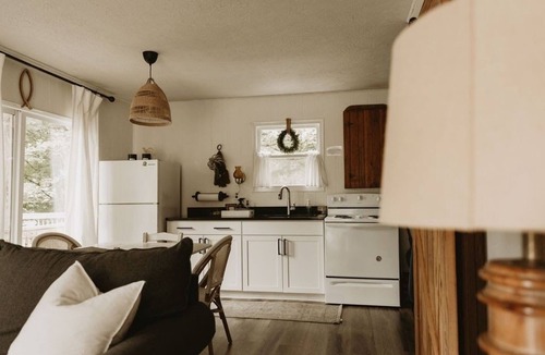 La Follette Cottage | A Hard Day’s Night - Lakefront with private dock