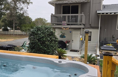 Citrus Springs Apartment | A Hidden Treasure: Spacious Studio with private entrance. Guests hate to leave.