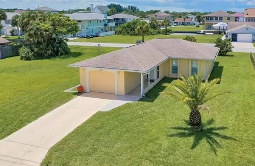 Hudson House | A little slice of Sunshine Paradise.