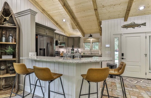 Ellijay Cabin | A Lure on Bear Creek by Mountain Oasis | Trout Fishing & Trail Access