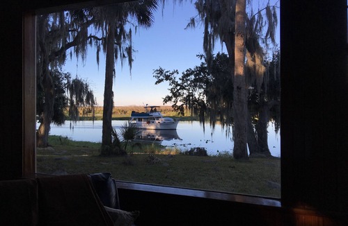 Sanford House | A river retreat caught between Florida's beaches and Orlando's Amusement Parks.