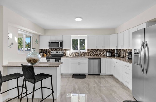 Big Pine Key House | A Serene Florida Escape in Big Pine Key 3 bed 2 bath house, pool, dock, sleep 8