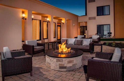 Newark Hotel | A short drive from Delaware Park Casino & Racing! W/Pool Access & Free Parking!