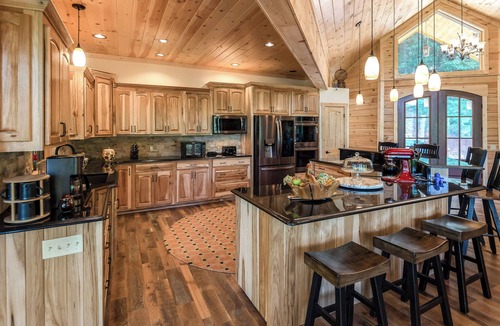 Buck Mountain Cabin | A Stylish Cabin Stocked with Games | Fun for All Ages | Mountain Dreams