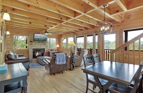 Sevierville House | A Taste Of Honey is a dog-friendly two bedroom true log cabin nestled inside the Starr Crest resort