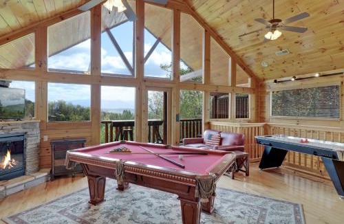 Sevierville House | A Taste Of Honey is a dog-friendly two bedroom true log cabin nestled inside the Starr Crest resort