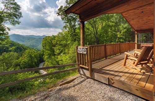 Bryson City Apartment | A Tyme to Remember in the Smokies!