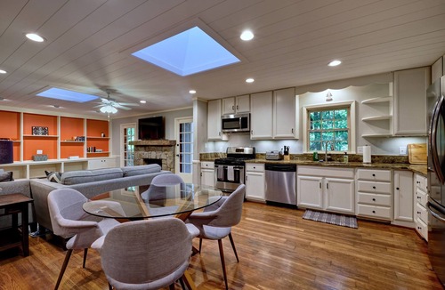Mirror Lake House | A Walk in the Woods: Family-Friendly Highlands Home w/Private Deck, Garage