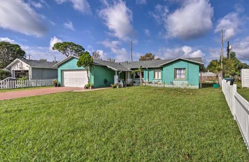 Pine Hills House | about 9 Mi to Universal Orlando Retreat with Sun Porch!