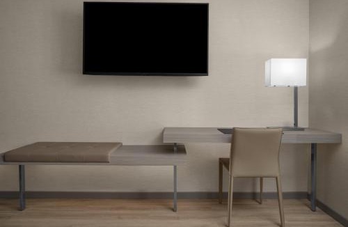 Ludlam Hotel | AC Hotel by Marriott Miami Dadeland