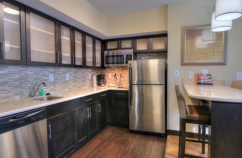 Farragut Apartment | Accessible 1BR Suite w/Breakfast, Pool + Fire Pit