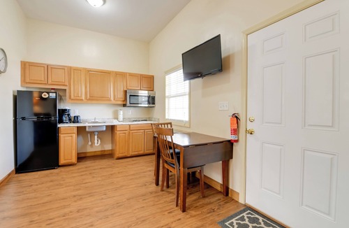 Waynesville Apartment | Accessible Waynesville Studio Near Blue Ridge Pkwy