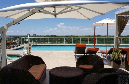 Coconut Grove Apartment | Adorable 12th Floor Standard Unit-Parking Included