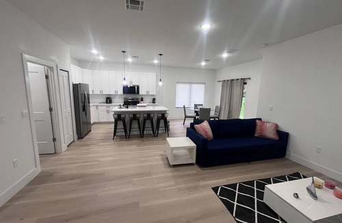 North Port House | Adorable 3-bedroom house with AC in North Port