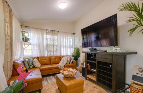 Chesapeake Beach House | Adorable Beach Cottage w/Hot Tub & Tropical Bar!