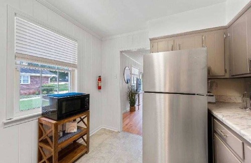 East Point Cottage | Adorable & Chic in South Atlanta/East Point with Hi speed wifi for remote work