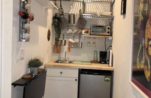 United Central House | Adorable Compound for 10 - including main house and 2 private studios