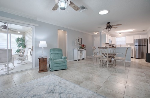 Duval Cottage | Adorable Cottage, fully furnished & free internet, golf cart, newly renovated