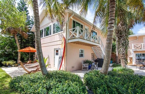 Nokomis House | Adorable Cottage On Casey Key