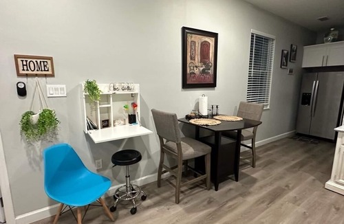 Sunset Park Cottage | Adorable Guest house with 2 bedrooms-Great Location