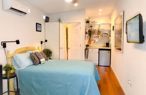 United Central House | Adorable Pair - 2 private modern studios