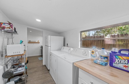 Mount Dora House | Adorable Private Tiny Home "The Pink House" in Downtown Mt. Dora! Pet Friendly
