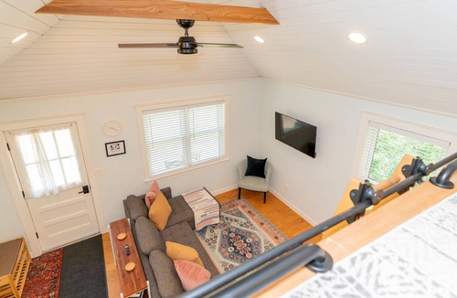 St. Elmo Improvement League Cottage | Adorable St Elmo Tiny House