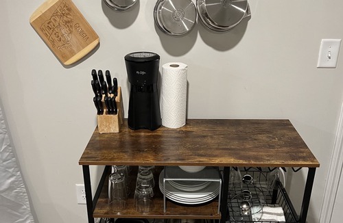 Lilburn Apartment | Adorable studio apartment with free parking