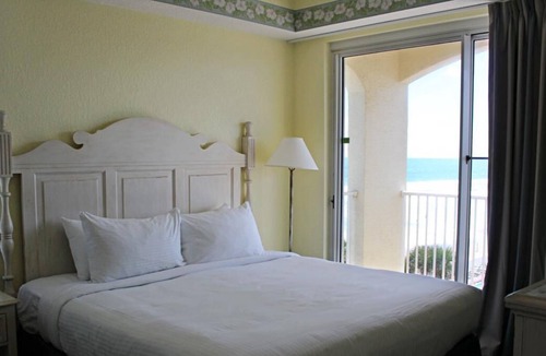 Bostroms Resort | Adventure Awaits! 4 Spacious Units, Kitchen, Beach, Pool, Shop at Volusia Mall