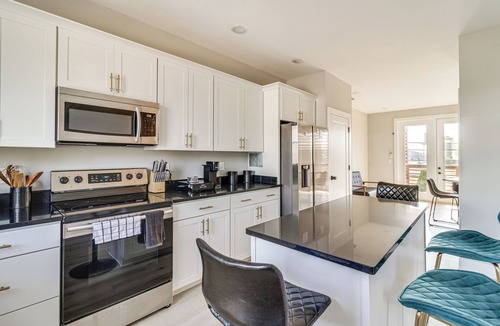 Chattanooga Condo | Adventure, Relax & Play: Chic Condo in Chattanooga