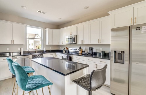 Chattanooga Condo | Adventure, Relax & Play: Chic Condo in Chattanooga