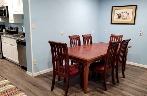 Altamonte Springs House | Affordable Casual Living in Altamonte Springs for Large Group