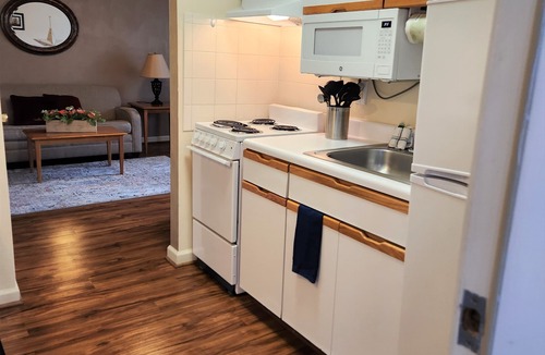 Roanoke Hotel | Affordable Corporate Suites - Lanford